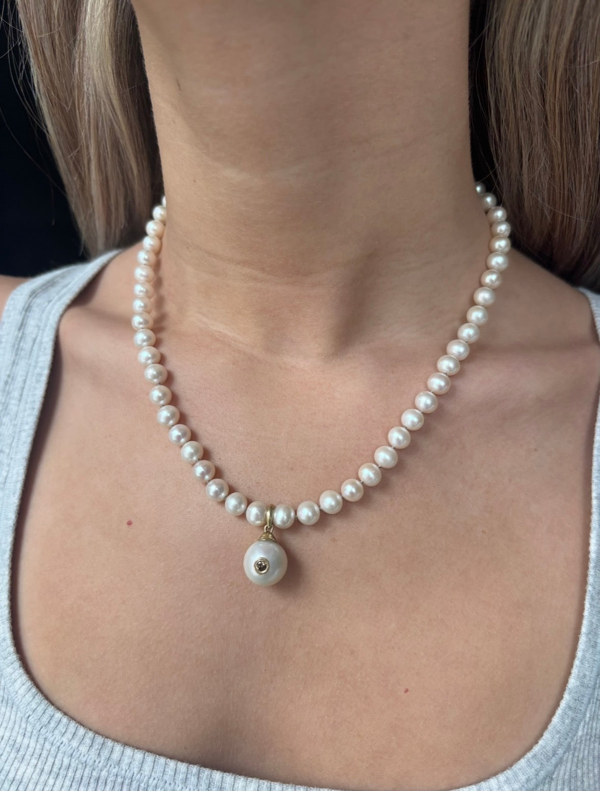 Pearl Necklace with Champagne Diamond