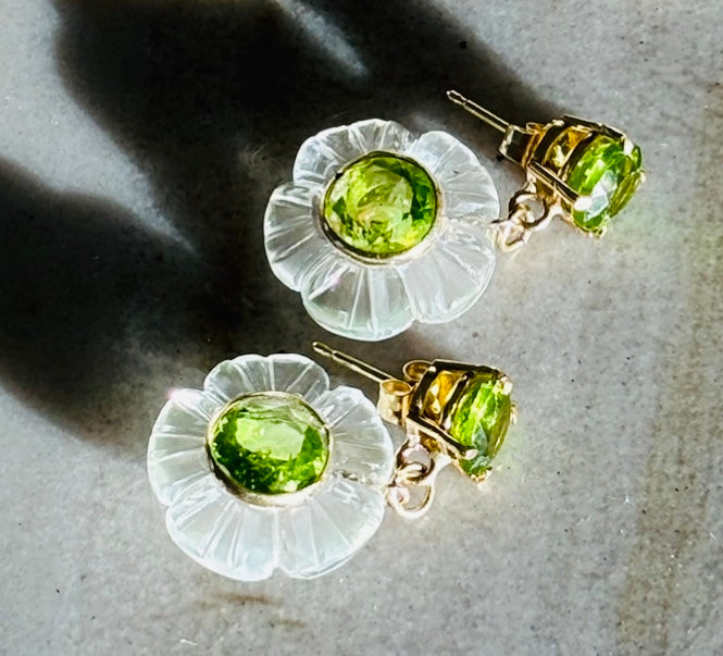 FLORA earrings, rock crystal & peridot