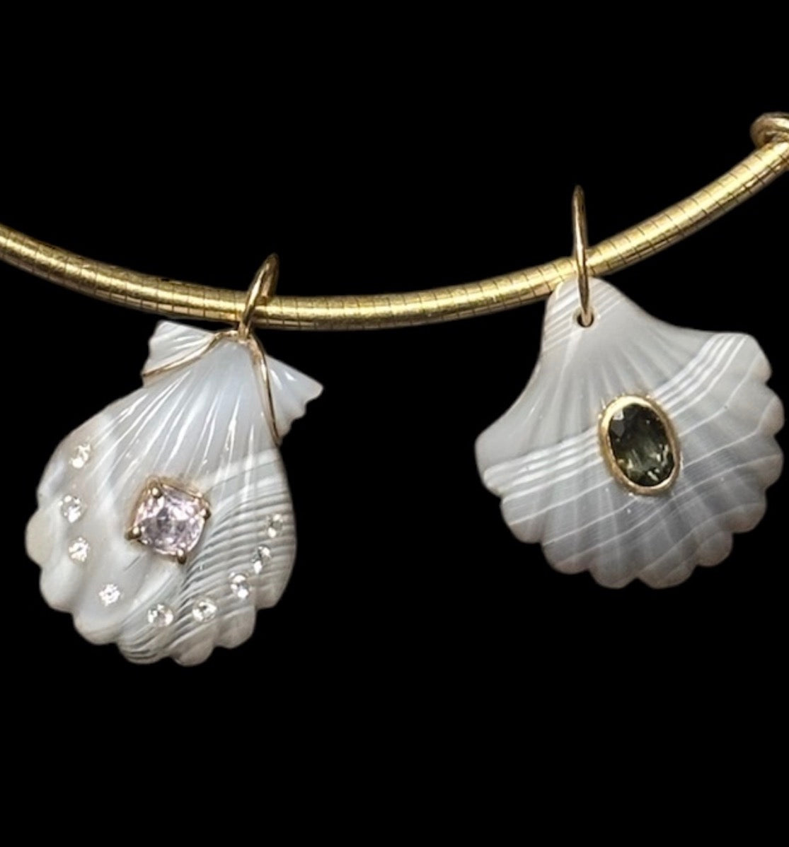 Laguna Agate Scallop Shell Pendant with Spinel