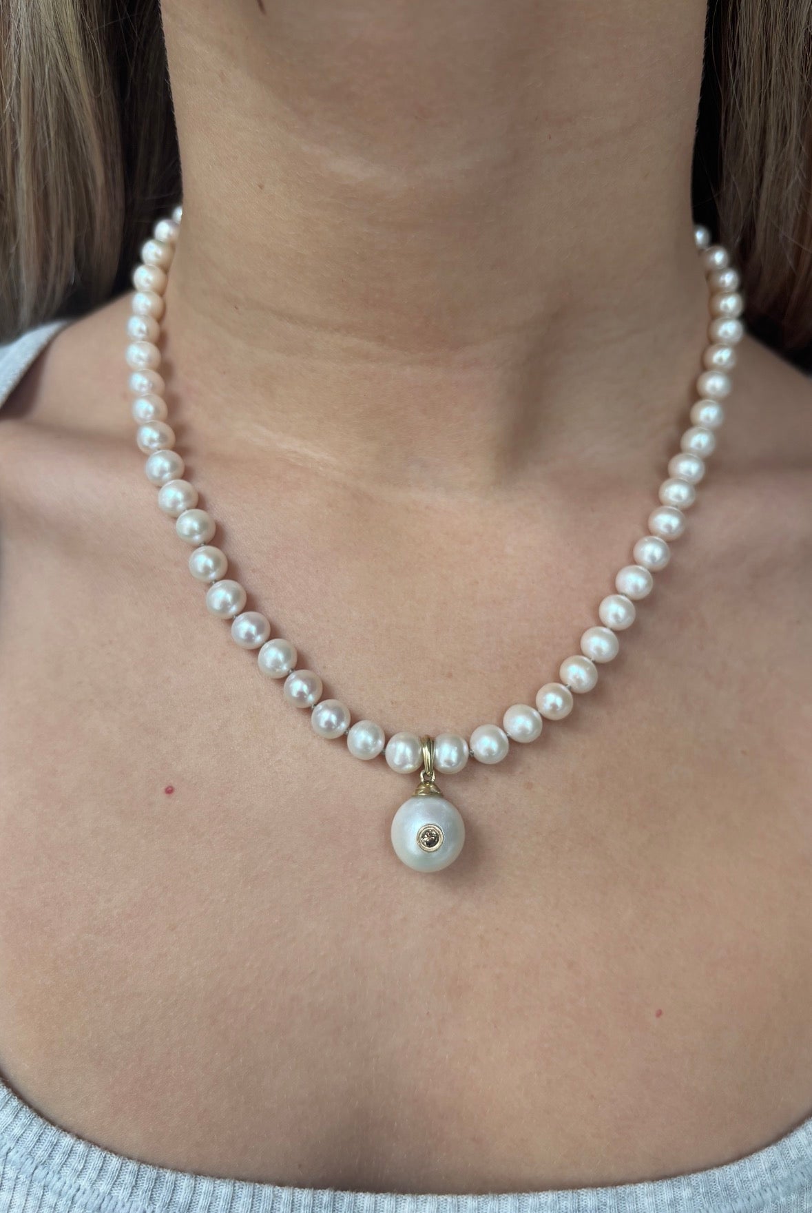 Pearl Necklace with Champagne Diamond