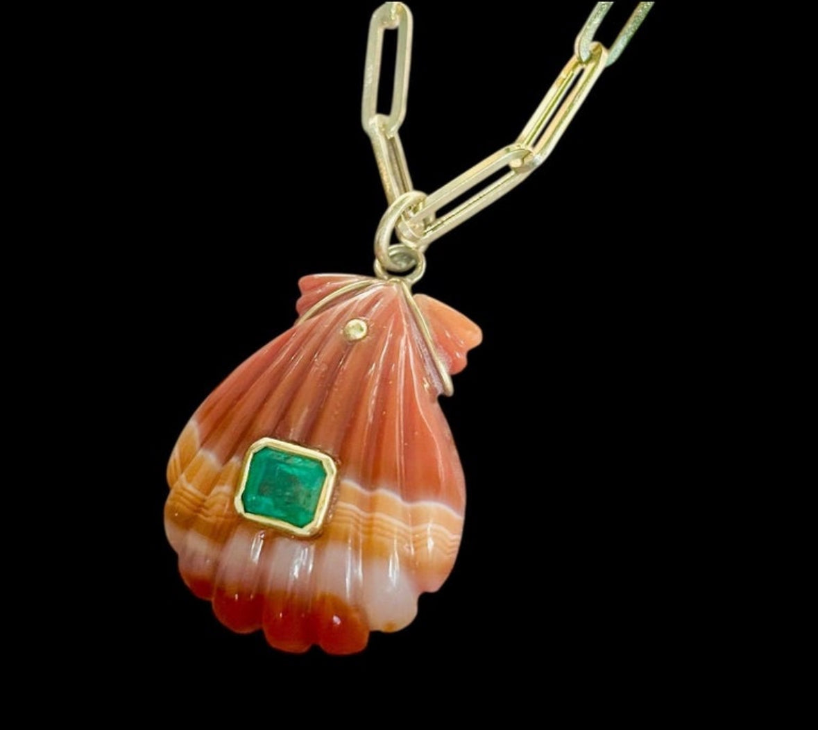Laguna Agate Shell Pendant with Emerald