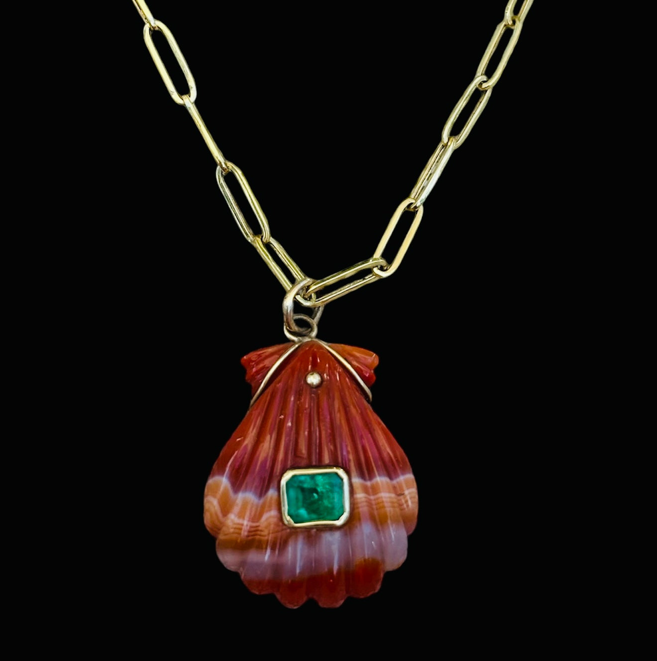 Laguna Agate carved shell with Emerald