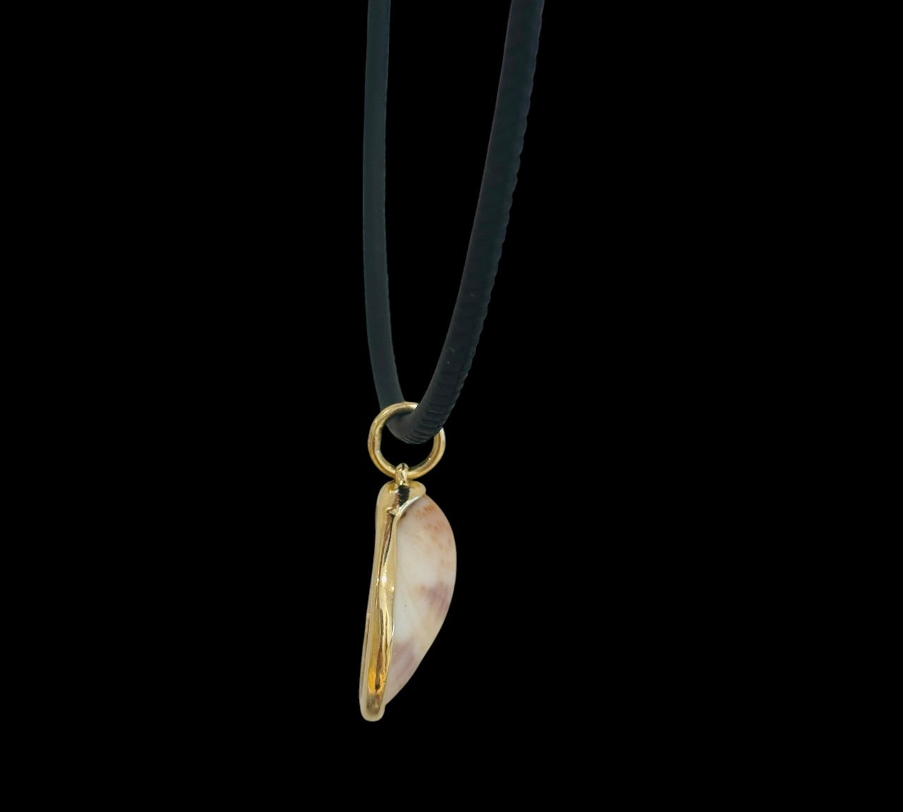 Natural Shell Pendant with Diamond