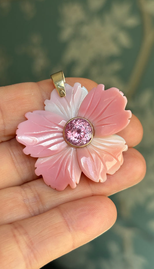 FLORA Pendant, pink conch & morganite