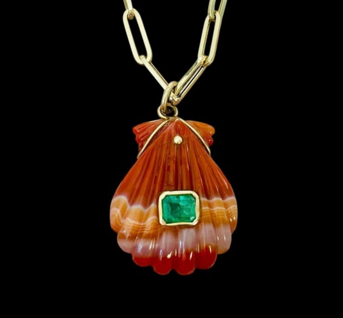 Laguna Agate Shell Pendant with Emerald