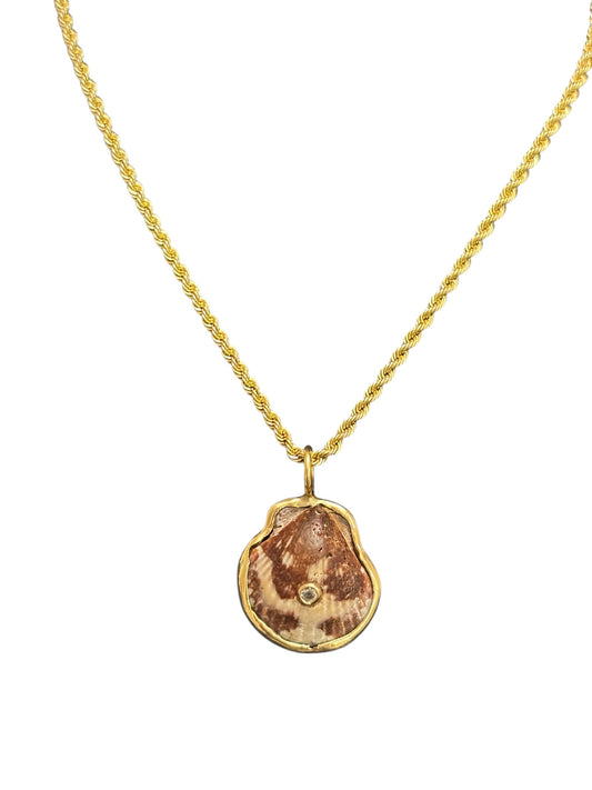 Shell Pendant, gold and diamond