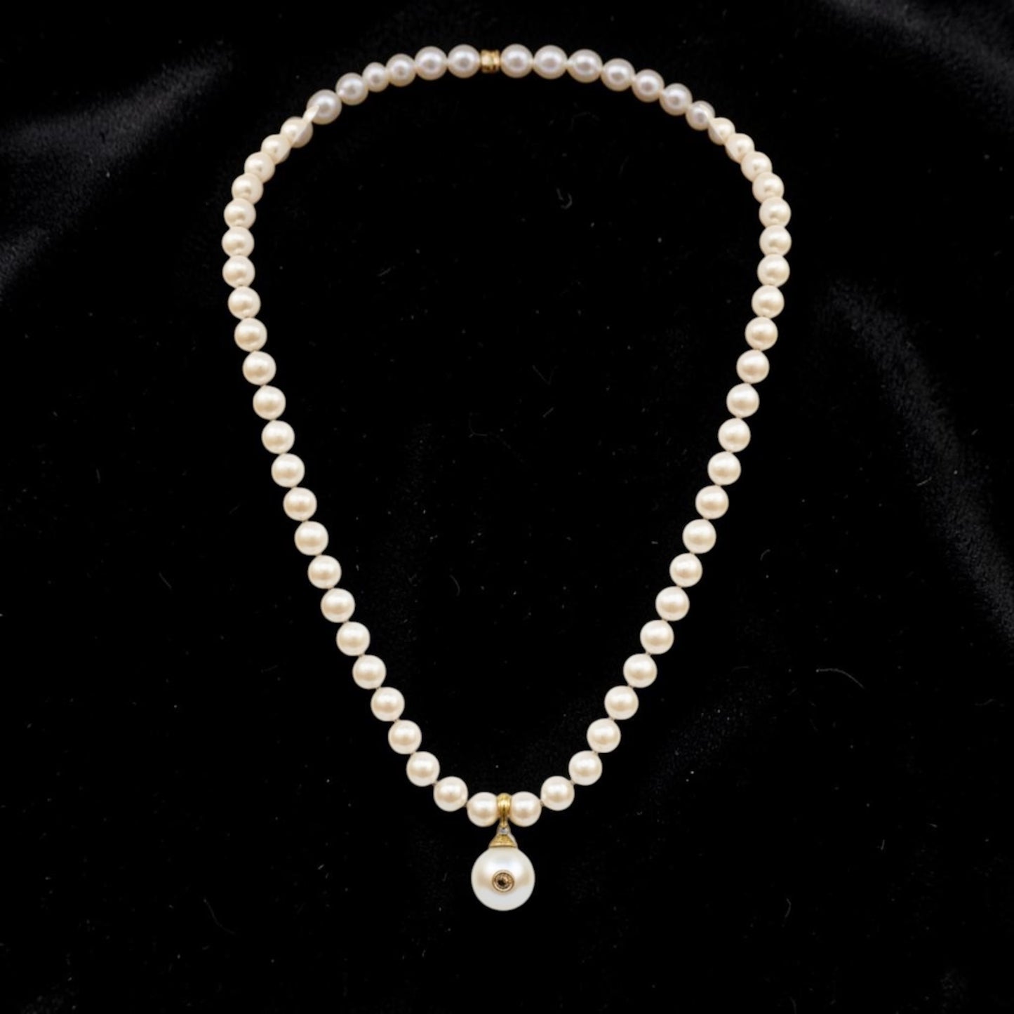 Pearl Necklace with Champagne Diamond