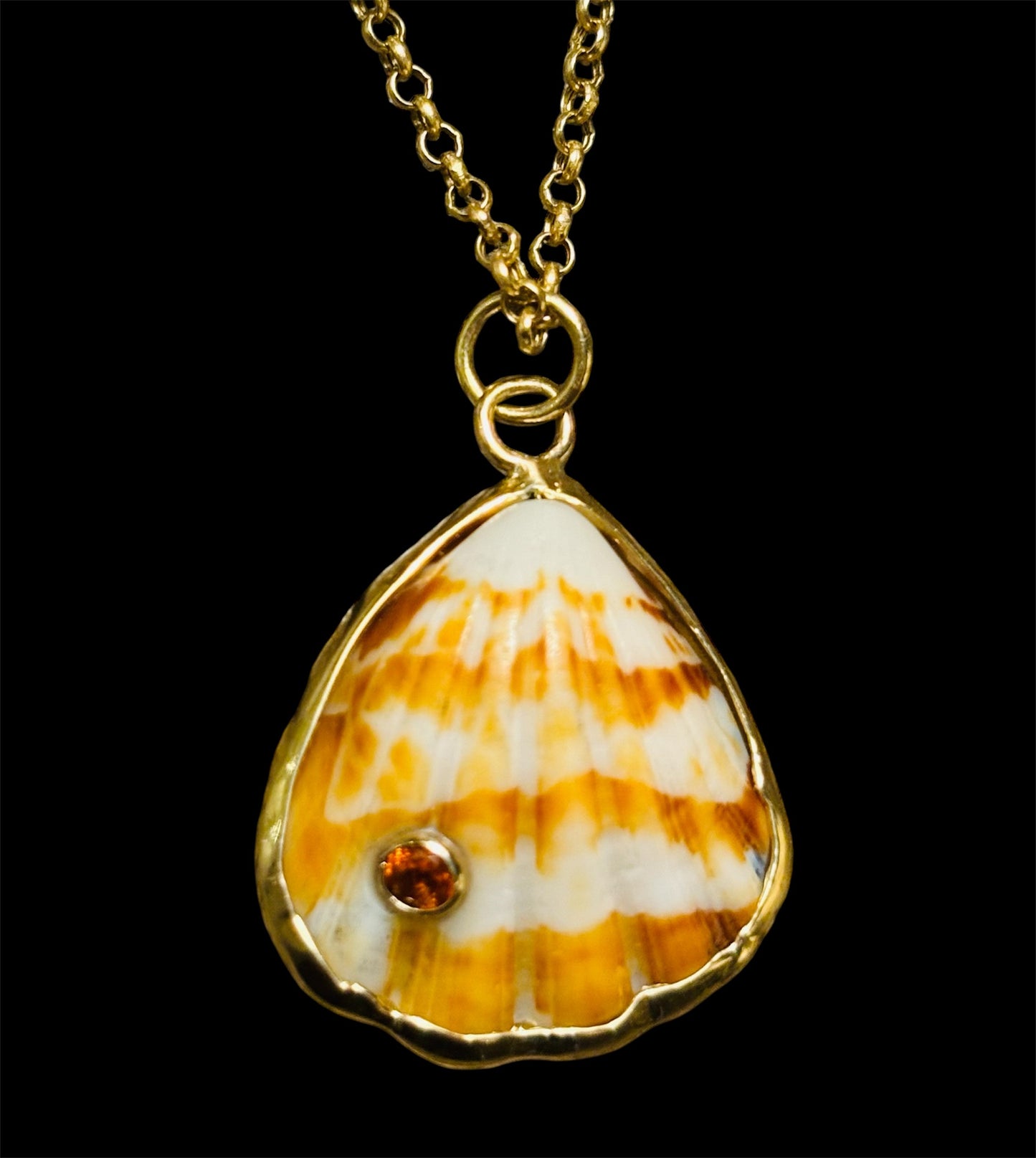 BALI Shell Pendant with orange sapphire and 14k gold