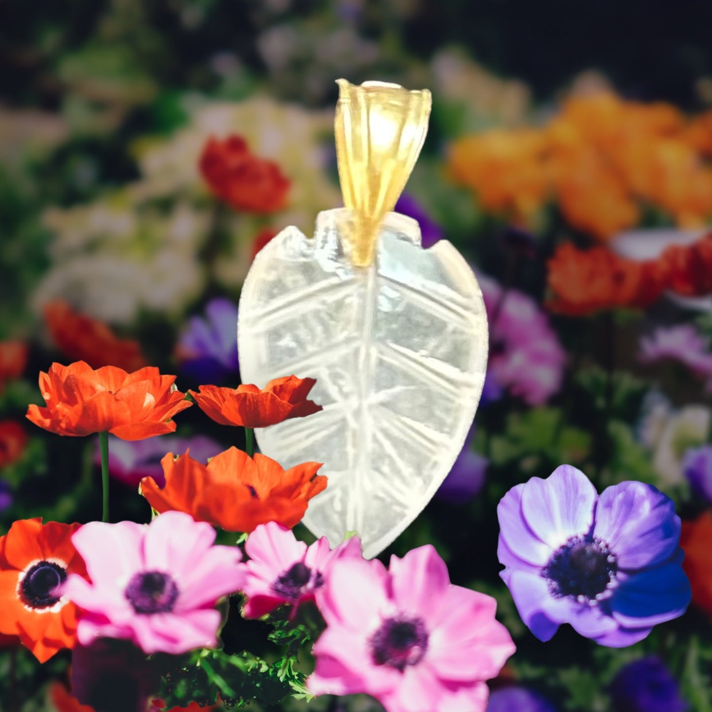 FLORA pendant, rose quartz leaf